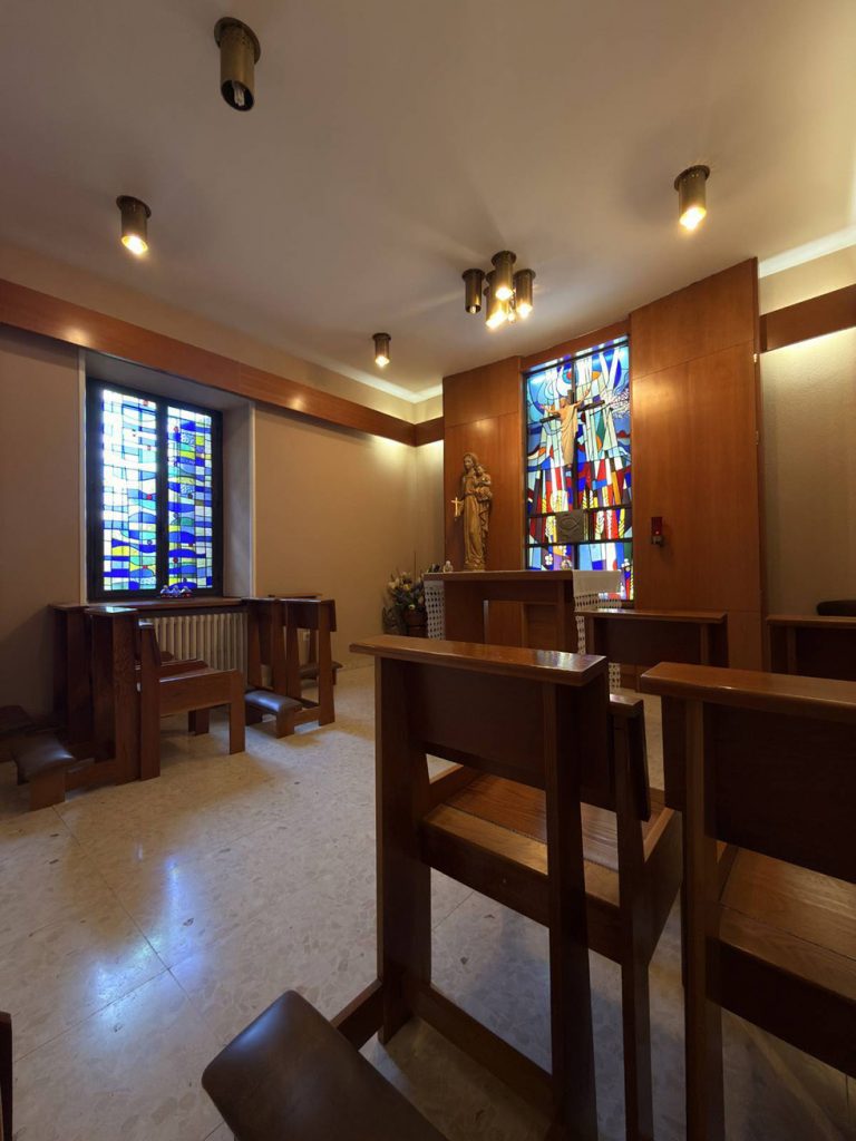 instalaciones-espacio-empresas-cercedilla-madrid-interiores-capilla-1